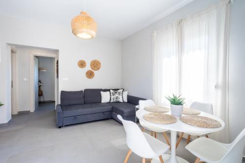 Fanouris Luxury Apartments 2