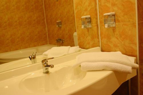 Koupelna v ubytování Hotel Select
