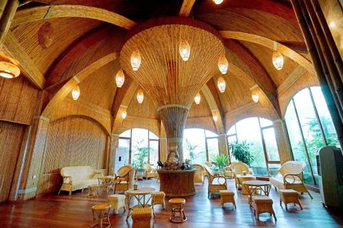 En restaurant eller et andet spisested på Thuan Thanh Hotel