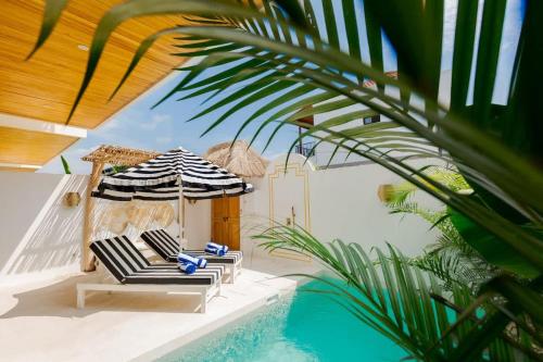 Hồ bơi trong/gần Brand New 2BR Designer Villa 12