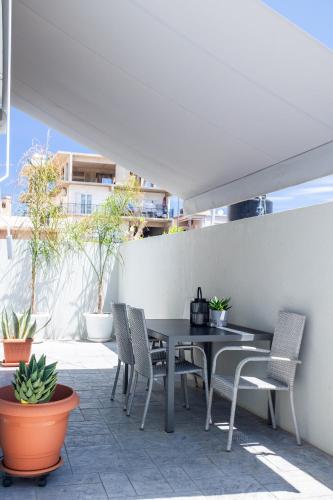 Fanouris Luxury Apartments 2