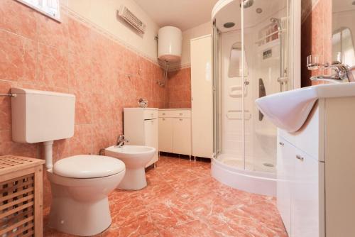 Vonios kambarys apgyvendinimo įstaigoje Apartment Franicevic