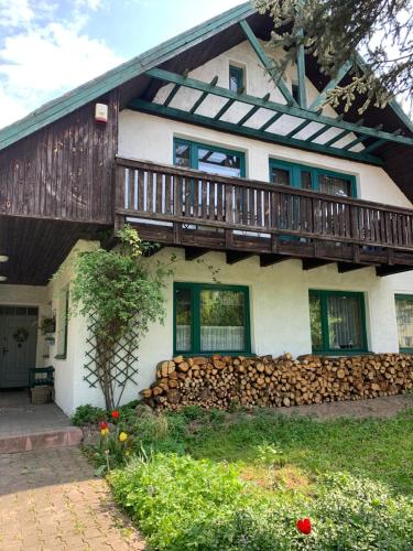 Smart Holiday Apartament in Masuria with the charm of an old-fashioned house with garden and with all comfort needed