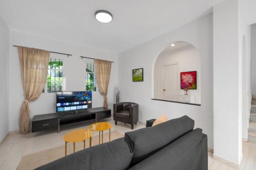 Relaxing Fuengirola Stay with Pool Access