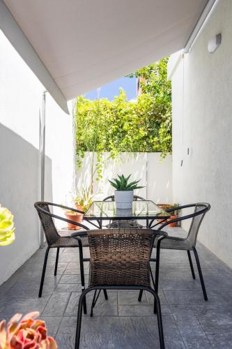 Fanouris Luxury Apartments