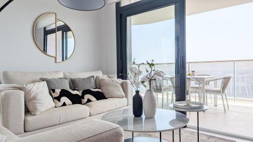 SUNSET CLIFFS horizon apartment