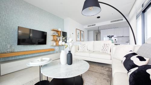 SUNSET CLIFFS horizon apartment