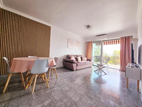 T2 Vue Mer avec Grande Terrasse & Parking 4 min Plage - SpiritofFamily06