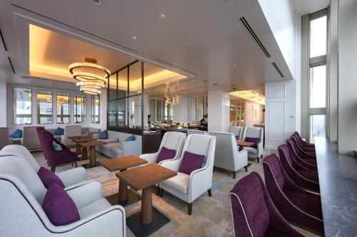 Uma área de estar em Dai-ichi Hotel Tokyo