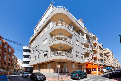 Casa Familia Torrevieja 2BR Beach Apartment Fast WiFi 3 Min Walk to Beach