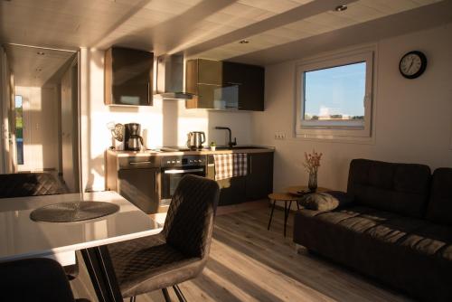 Posezení v ubytování Hausboot - Nordsonne 10