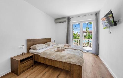 Beautiful Apartment In Sibenik
