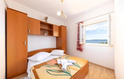 Cozy Apartment In Omis With Wifi