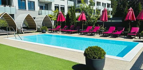 Bazén v ubytování Göbel`s Hotel Quellenhof nebo v jeho okolí