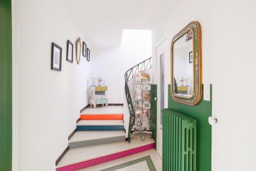 Photo de la galerie de l'établissement Ravissante maison, piscine, pétanque, proche plage, à Hyères