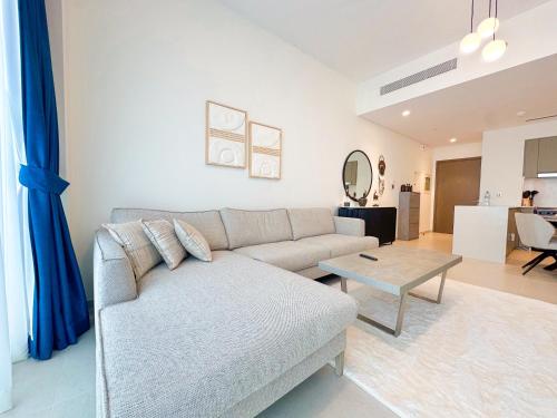 Χώρος καθιστικού στο Grande Signature Burj Khalifa view 4 Min walk Dubai Mall Infinity Pool with Fountain View Free parking By The Meridian