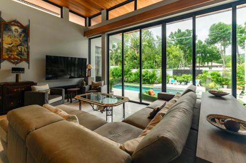 Πισίνα στο ή κοντά στο Botanica Modern Loft by RESAVA