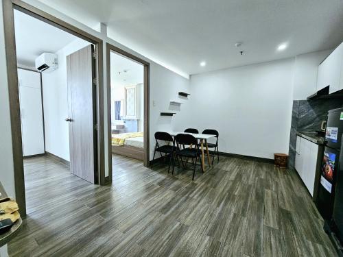 Μια τηλεόραση ή/και κέντρο ψυχαγωγίας στο Royal Hotel & Apartment