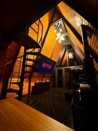 Φωτογραφία από το άλμπουμ του M Cabin A Frame Predeal Ciubar σε Predeal