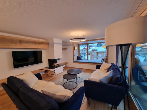 Riverside 2nd Floor South