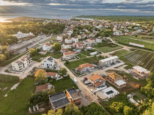 Cozy Two Bedroom Apartment Rose with Terrace