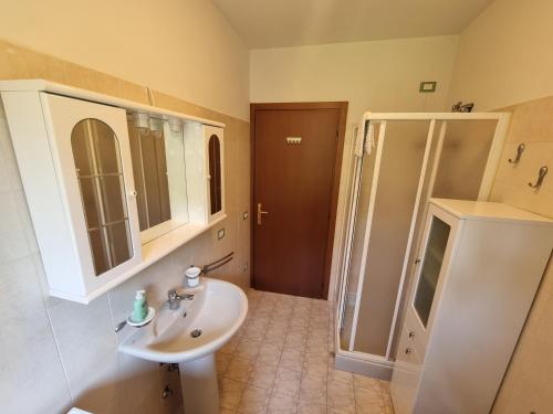 Koupelna v ubytování Casa ARIA Iseo Lake - panoramic house with private pool