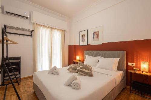 Fresh 2 bdrm Apt in Koukaki