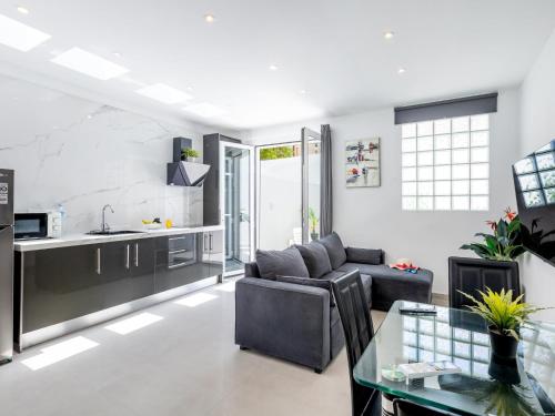 3 Charming Apartment in Las Americas