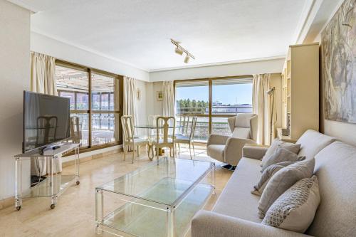 Beachfront Penthouse in Marbella: Seaviews