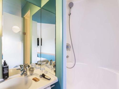 Kopalnica v nastanitvi ibis budget Basel Pratteln