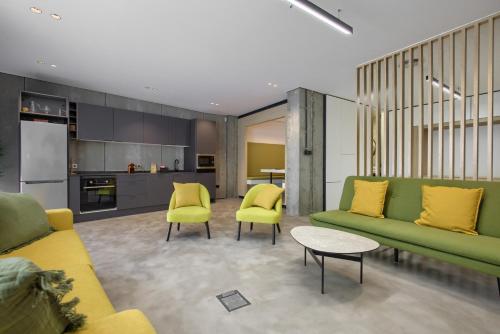 Madrid Rastro Studio Modern Apartment by La Latina