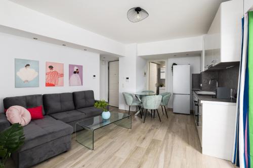 Η κουζίνα ή μικρή κουζίνα στο Superstudio Pop Art Apartments by BiNoBi!