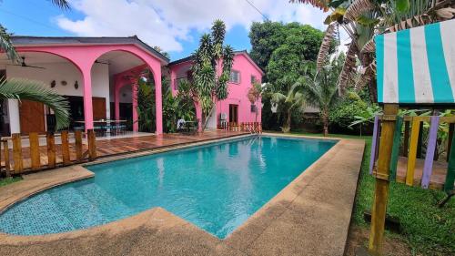 Grande villa 4 chambres piscine