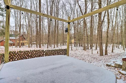 Gallery image of Cozy Cabin Hotub Fire Place Fire Pit 4 bedroom in Blakeslee