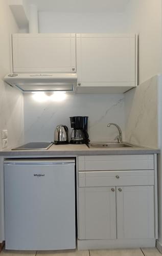 Кухня или мини-кухня в Anna Maria - Vanessa Apartments
