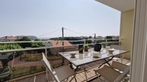 Royan - APPARTEMENT VUE MER - à SEULEMENT 300m PLAGE et COMMERCES