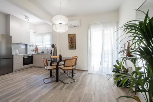 2BD Apt in Petralona Near Metro