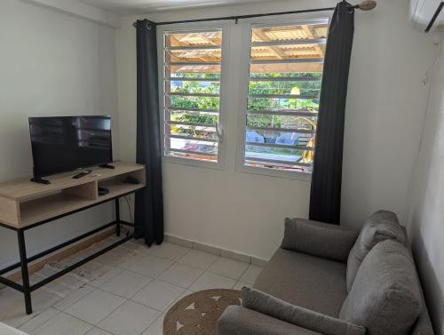 Photo de la galerie de l'établissement Carrefour entre mer et montagne, à La Celle-sous-Gouzon