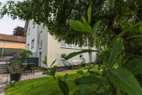 Κήπος έξω από το Waldgold Chalet
