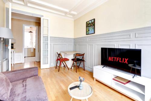 Photo de la galerie de l'établissement Evasion parisienne a cote de la Tour Eiffel, à Paris