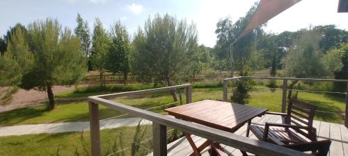 Taman di luar The Gallery Lodges