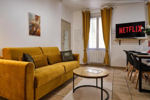 Sunny Pearl - Spacieux Appartement Climatisé au Centre ville