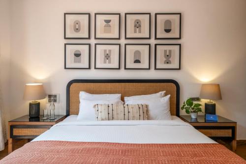 SaffronStays Miamiにあるベッド