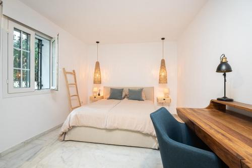 Azul on the New Golden Mile 1min walk from beach by Allstay