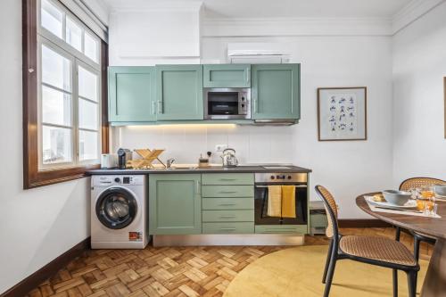 Dapur atau dapur kecil di Zino Apartment A - By Wehost