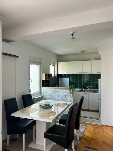 Kuchyň nebo kuchyňský kout v ubytování Mostar Dream Apartment