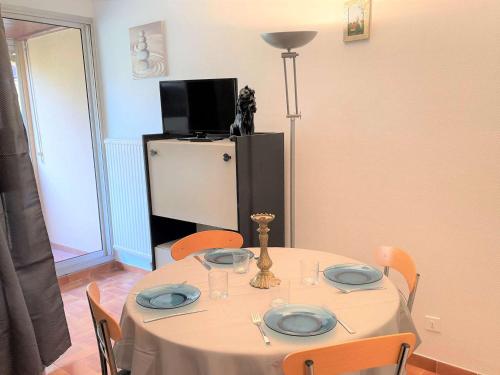Studio confortable avec loggia, à 850 m de la plage et proche du port - Cap d'Agde - FR-1-249-270