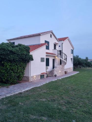 Superior apartment Nina