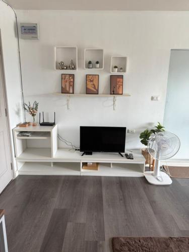 Μια τηλεόραση ή/και κέντρο ψυχαγωγίας στο Dcondo mine Kathu Phuket