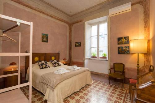 Domus Picta Roomy Apartment